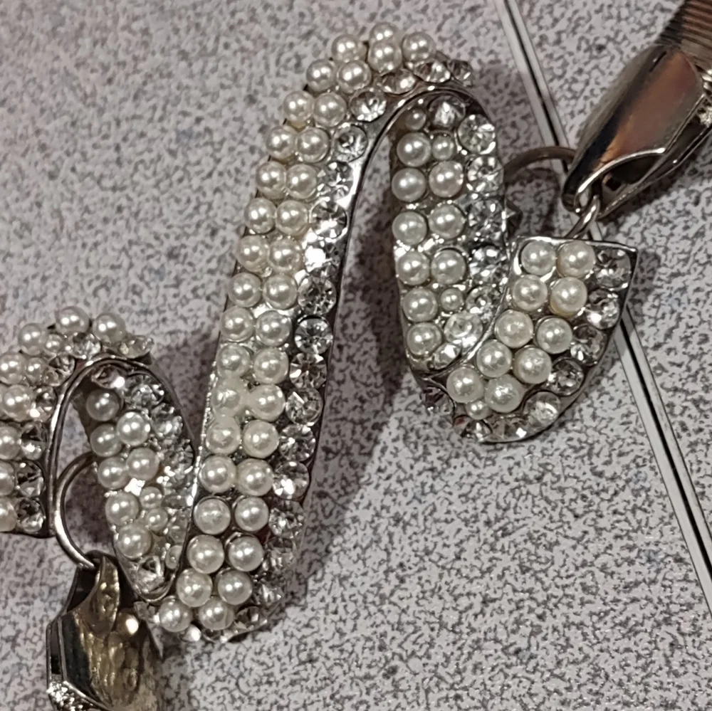 💎Host Pick💎 Gold colored stretchy belt with beaded and rhinestone buckle - Picture 5 of 10